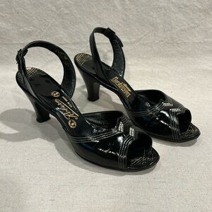 Women’s vintage Robern Nordstrom black leather sling back peep toe heels